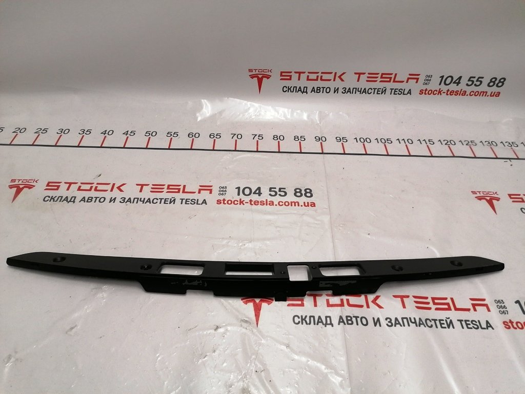 2 Support d'éclairage de plaque d'immatriculation et chrome. Garnitures de couvercle de coffre Tesla modèle X 1046925-00-E